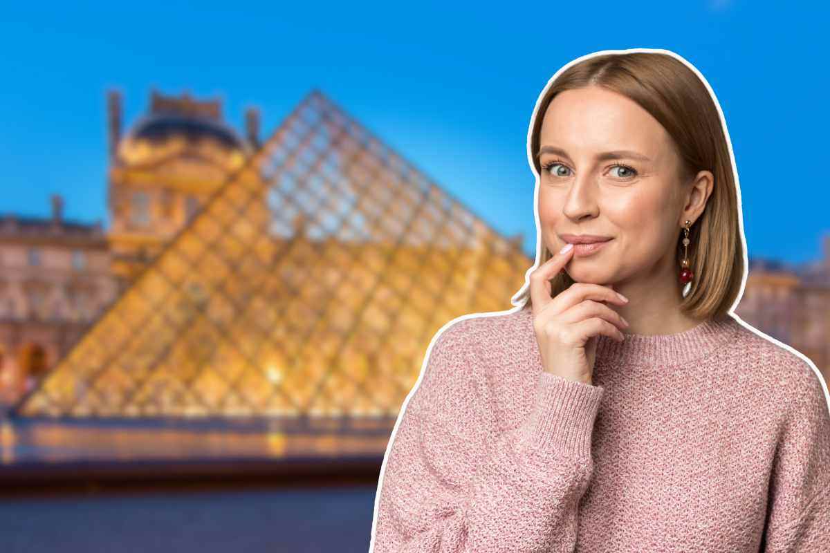 museo louvre e ragazza in primo piano