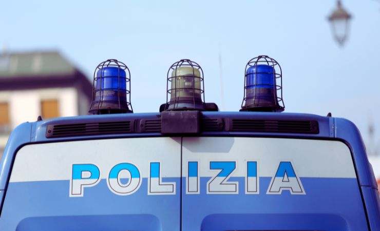 camionetta polizia